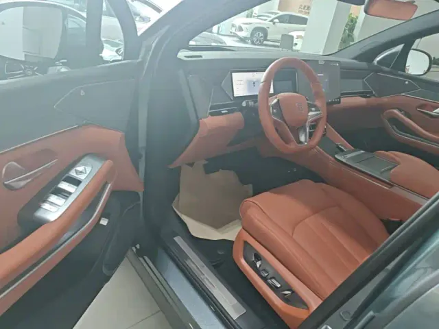 BYD Tang L — Фото автомобиля 15