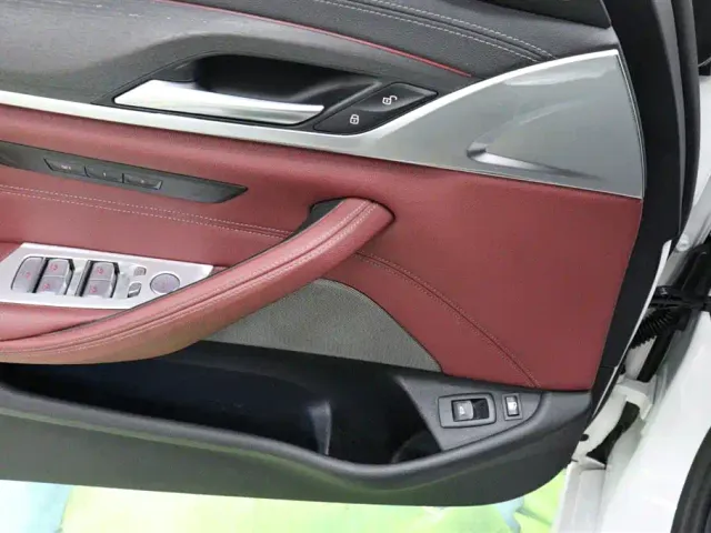 BMW 5 Series — Фото автомобиля 21