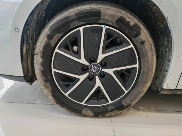 BYD Qin L — Фото автомобиля 14