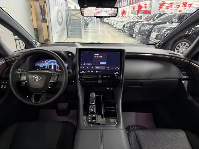 Toyota Alphard — Фото автомобиля 8