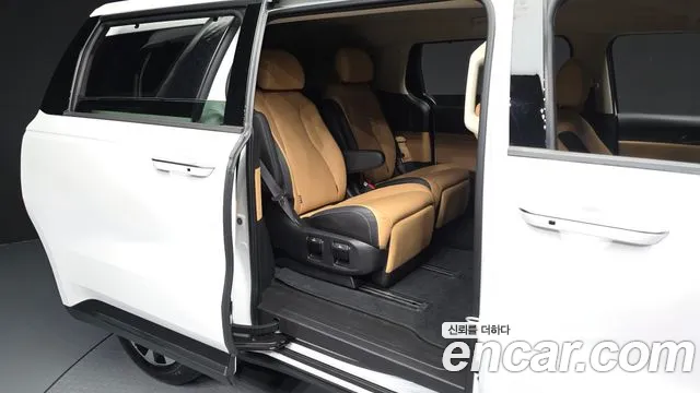 Kia Canival Carnival 4 поколение Бензин 7 мест Noblesse — Фото автомобиля 12