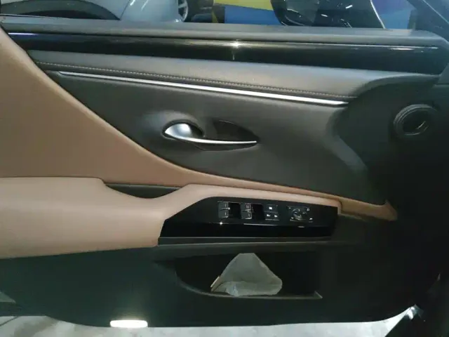 Lexus ES — Фото автомобиля 7