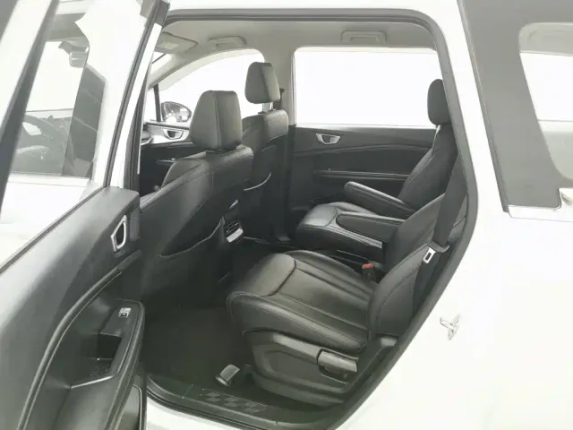 Wuling Jiachen — Фото автомобиля 15