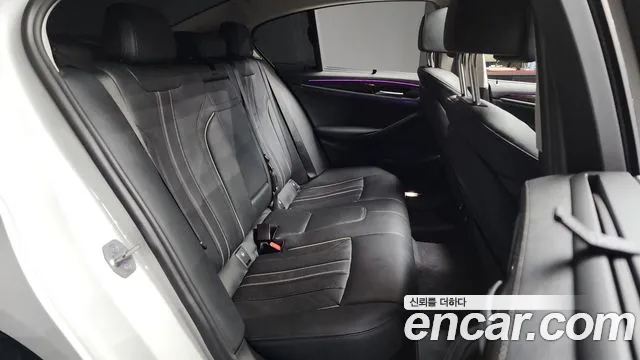 BMW 5-Series — Фото автомобиля 12
