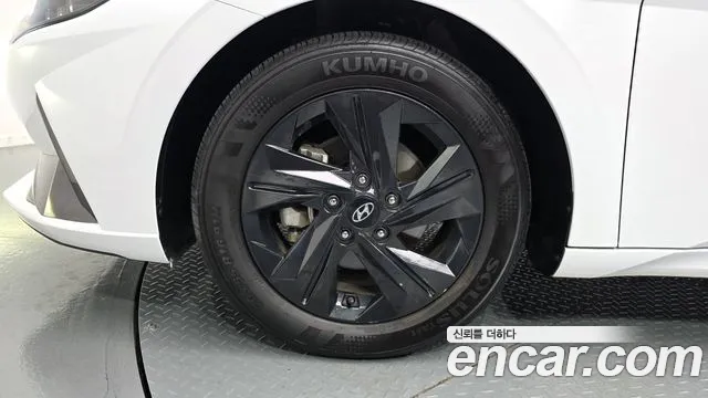 Hyundai Avante CN7 — Фото автомобиля 5