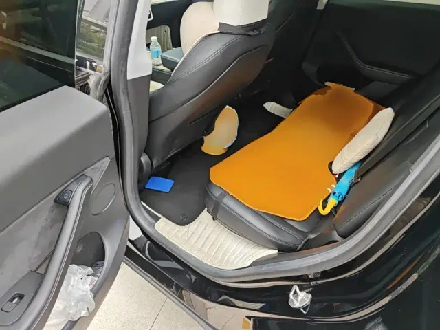 Tesla Model Y — Фото автомобиля 18