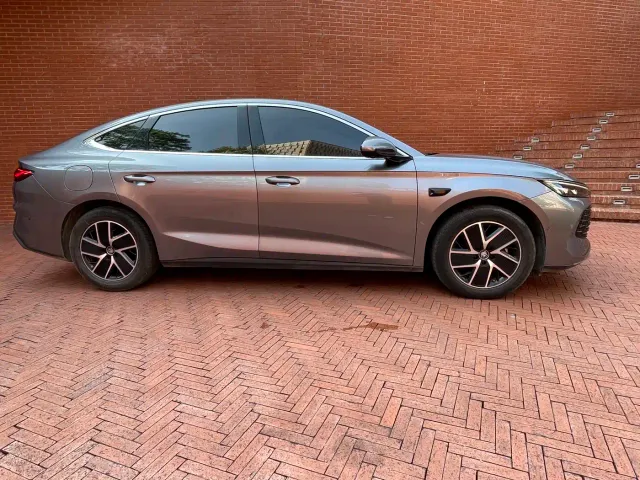 BYD Qin L — Фото автомобиля 4