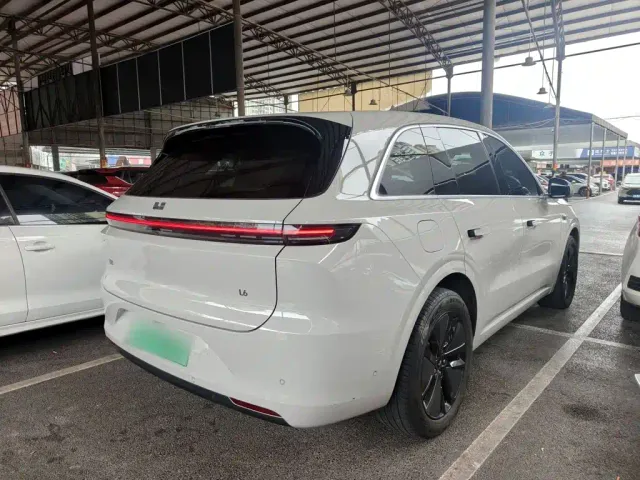 Li Auto L6 — Фото автомобиля 6