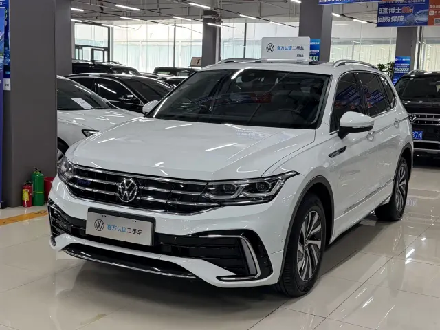 Фотография автомобиля — Volkswagen Tiguan L PHEV