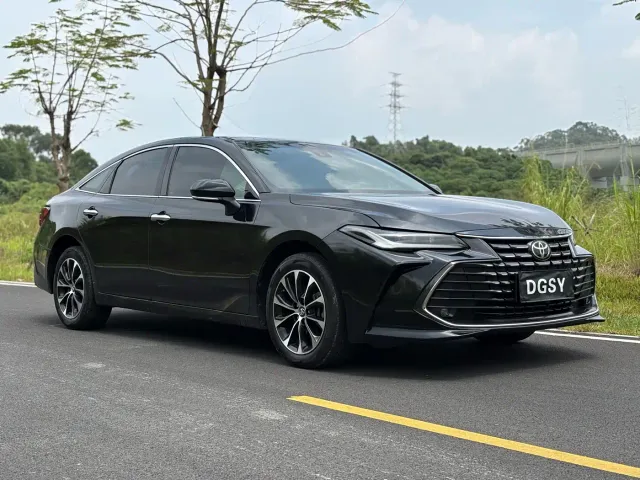 Toyota Avalon — Фото автомобиля 3