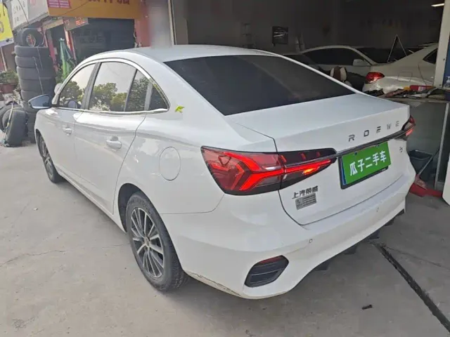 Roewe i5 — Фото автомобиля 4