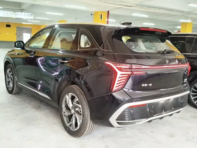 Hongqi HS3 PHEV — Фото автомобиля 4