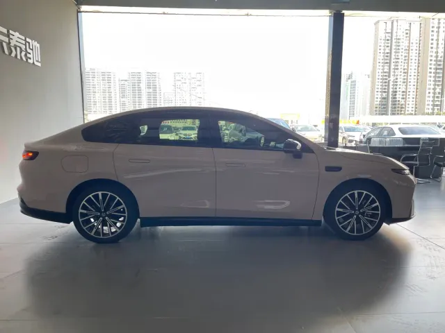 Leapmotor B01 — Фото автомобиля 7