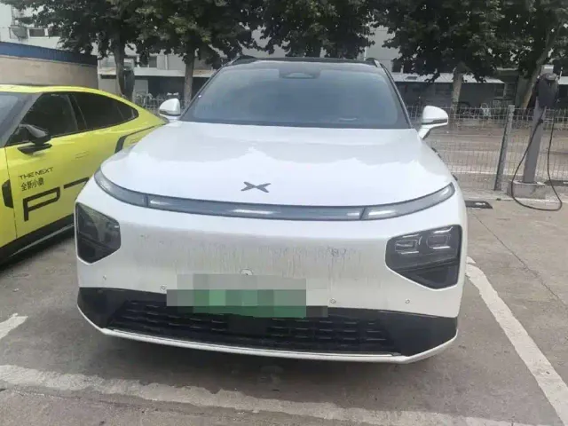 Xpeng G9 — Фото автомобиля 2