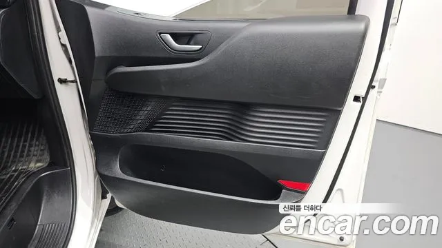 Hyundai Staria — Фото автомобиля 14