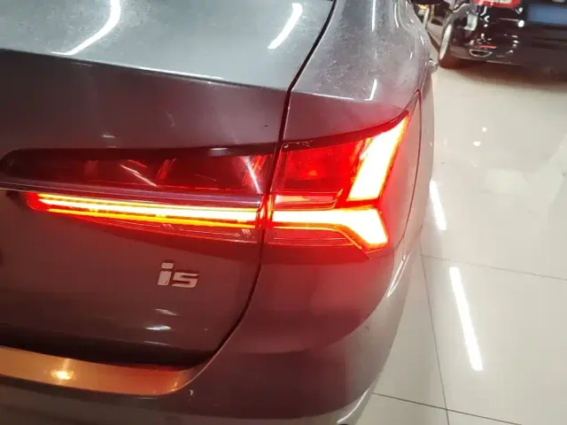 Roewe i5 — Фото автомобиля 7