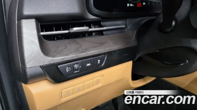 Kia Carnival Generation 4 — Фото автомобиля 23