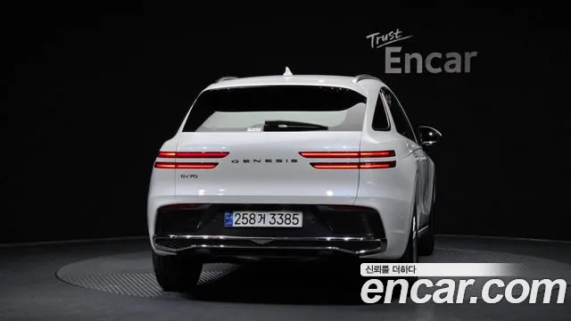 Genesis GV70 — Фото автомобиля 4