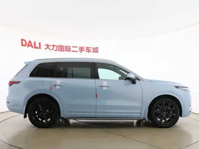Li Auto ONE — Фото автомобиля 4