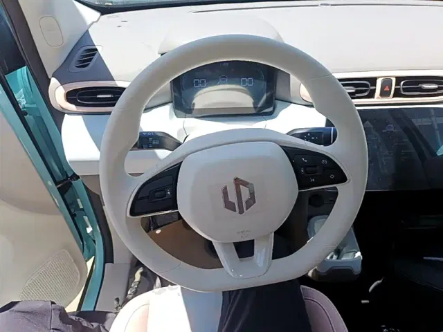 Leapmotor T03 — Фото автомобиля 10