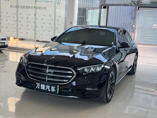 Фотография автомобиля — Mercedes-Benz E-Class