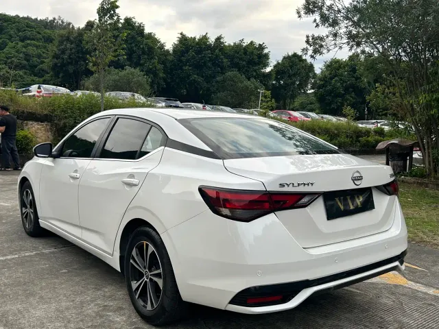 Nissan Sylphy — Фото автомобиля 12