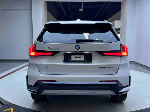 BMW X1 — Фото автомобиля 11