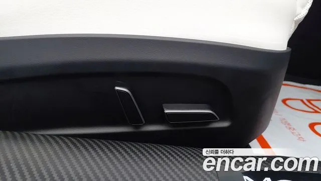 Tesla Model 3 — Фото автомобиля 17