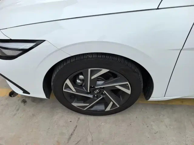 Hyundai Elantra — Фото автомобиля 22