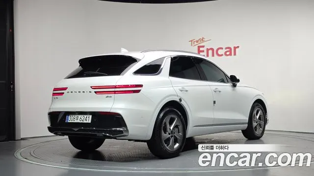 Genesis GV70 2.5T Бензин AWD — Фото автомобиля 2