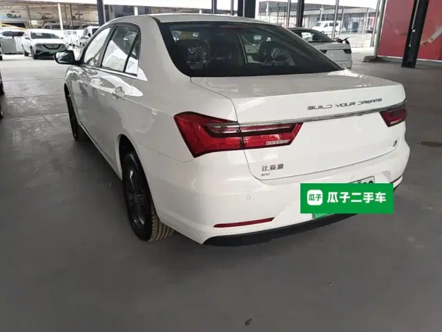 BYD Qin — Фото автомобиля 4