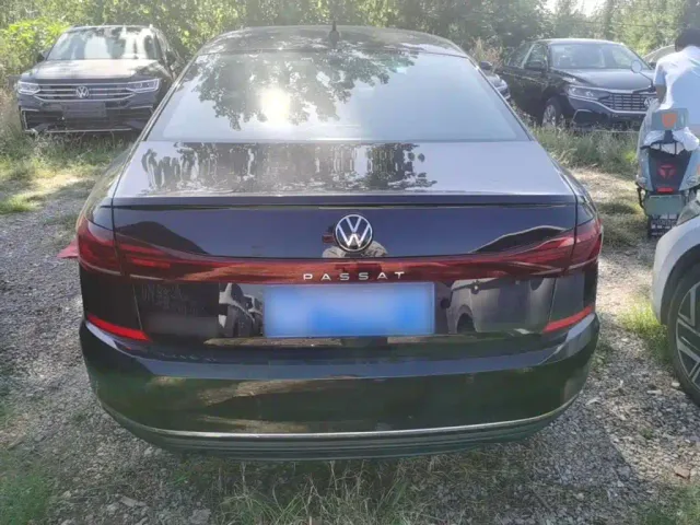 Volkswagen Passat — Фото автомобиля 5