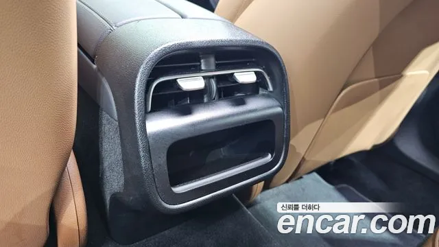 Mercedes-Benz E-Class — Фото автомобиля 24
