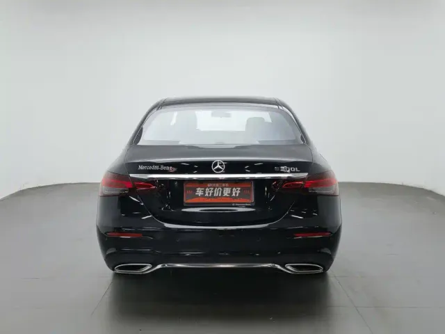 Mercedes-Benz E-Class — Фото автомобиля 4