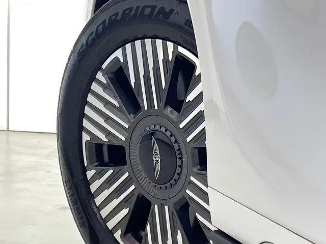 Geely Yizhen L380 — Фото автомобиля 9