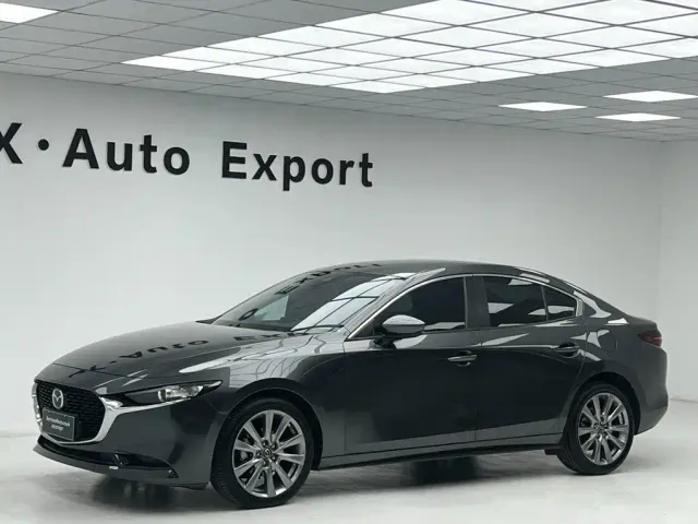 Mazda Axela — Фото автомобиля 7