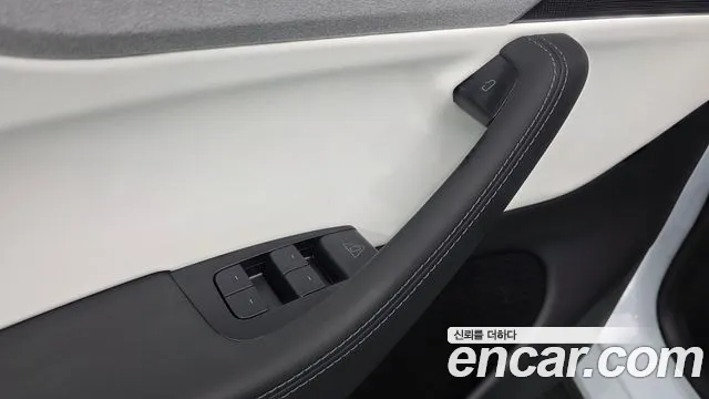 Tesla Model Y — Фото автомобиля 20