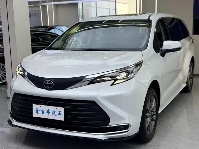 Фотография автомобиля — Toyota Sienna