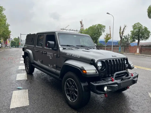 Jeep Gladiator — Фото автомобиля 3