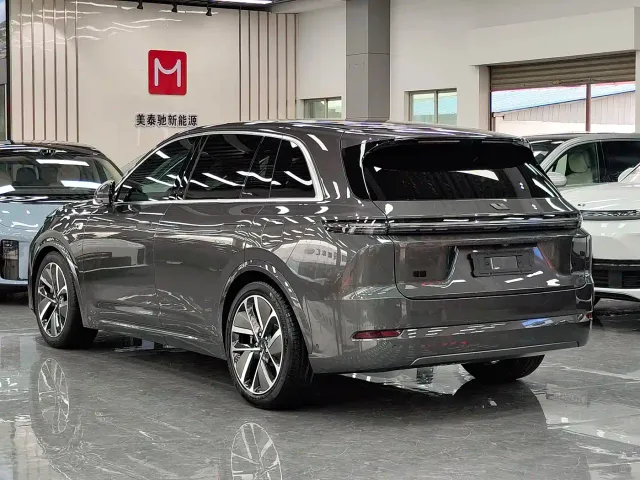 Li Auto L7 — Фото автомобиля 14