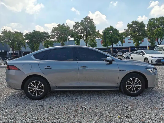 BYD Qin PLUS — Фото автомобиля 4