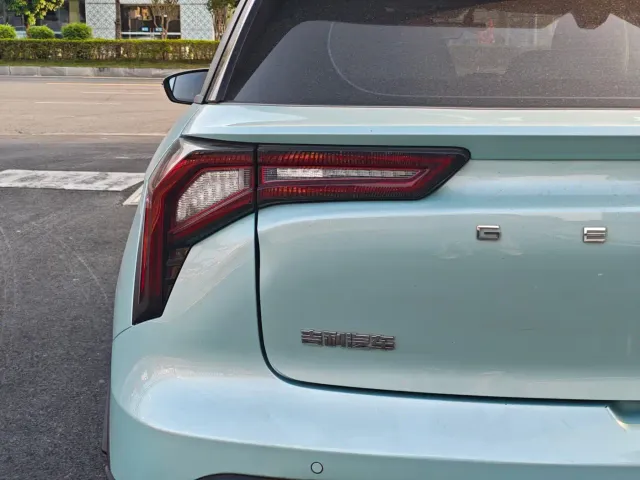 Geely Geometry E Firefly — Фото автомобиля 12