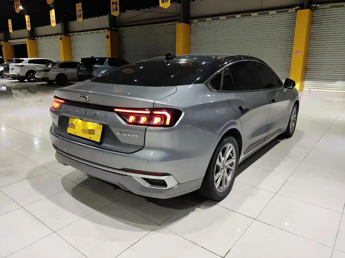 Ford Mondeo 2022 EcoBoost 245 Luxury Edition — Фото автомобиля 8