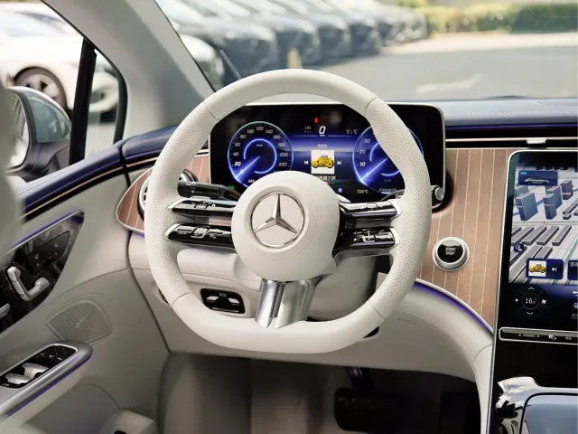Mercedes-Benz EQE — Фото автомобиля 13