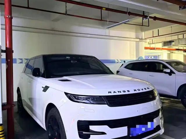 Land Rover Range Rover Sport — Фото автомобиля 4