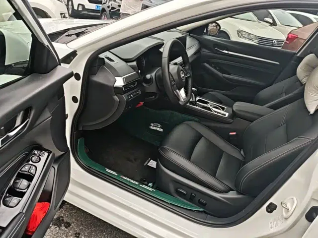 Nissan Teana — Фото автомобиля 15