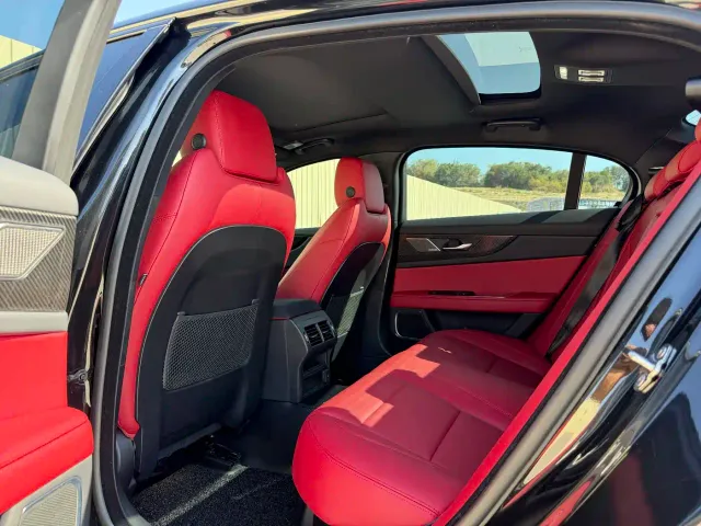 Jaguar XEL — Фото автомобиля 6