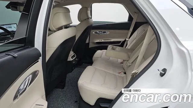 Genesis GV70 — Фото автомобиля 25