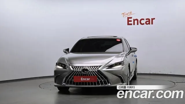 Lexus ES — Фото автомобиля 3