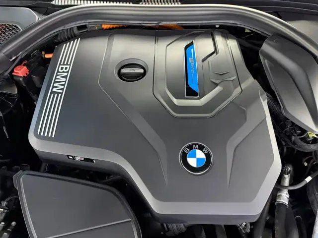 BMW 5 Series — Фото автомобиля 16